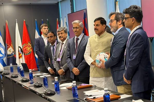 पीपीपी मोड पर फुटबाल एक्सीलेंस सेंटर, स्पोर्टस इन्फ्रास्ट्रक्चर और स्पेनिश कोचिंग आधारित यूथ ट्रेनिंग प्रोग्राम : डॉ. यादव