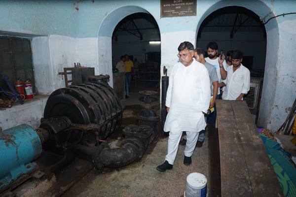 ऊर्जा मंत्री  तोमर ने किया अस्पताल और वॉटर ट्रीटमेंट प्लांट का निरीक्षण