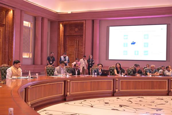 टेक्सटाइल उद्योगों को प्रोत्साहित करने होंगे हरसंभव प्रयास: मुख्यमंत्री डॉ. यादव