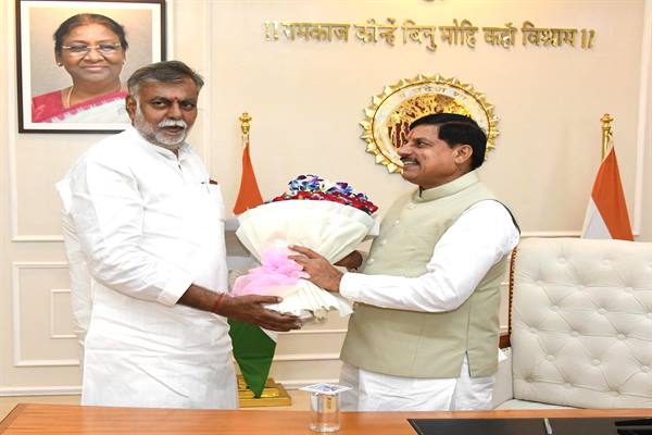 मुख्यमंत्री डॉ. यादव से मंत्री पटेल ने की सौजन्य भेंट