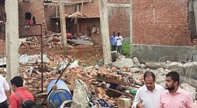 पटाखा फैक्ट्री में जोरदार धमाका, सात लोगों की मौत, पांच घायल