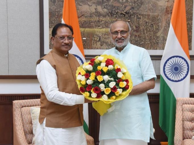 मुख्यमंत्री साय ने उपराष्ट्रपति को दिया छत्तीसगढ़ राज्योत्सव के समापन का न्योता