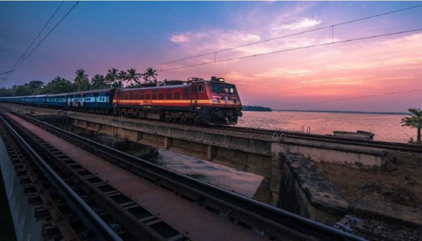 उधना-रक्सौल सहित 4 ट्रेनें 1 से 2 माह रद्द रहेंगी, कुछ के रूट बदले जाएंगे