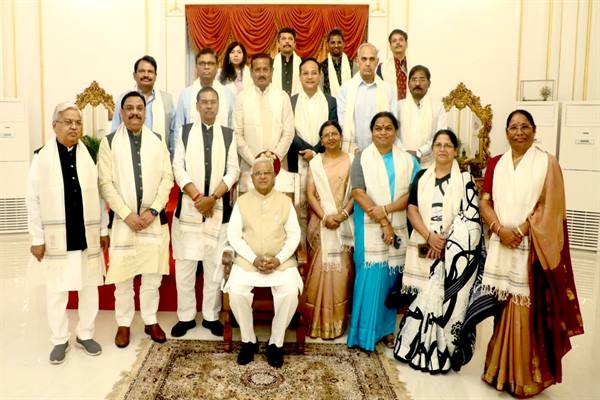 अजा. अजजा कल्याण संबंधी संसदीय समिति ने की राज्यपाल से सौजन्य भेंट