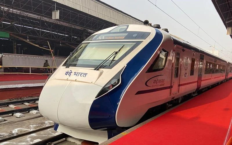 प्रधानमंत्री वाराणसी से चार नई वंदे भारत ट्रेन को 8 नवंबर को दिखाएंगे हरी झंडी