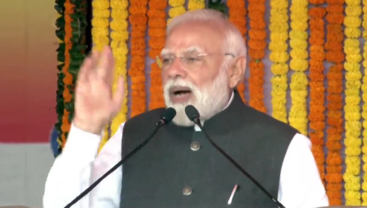 देखे वीडियो----  वाराणसी से चार नई वंदे भारत एक्सप्रेस ट्रेनों की शुरूआत की