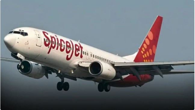 हवा में था SpiceJet का विमान और इंजन हो गया फेल, कोलकाता एयरपोर्ट पर हुई इमरजेंसी लैंडिंग