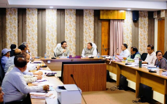 लोक निर्माण विभाग के सचिव डॉ. कमलप्रीत बोले समय सीमा पर का नहीं करने वालों पर लगेगी पेनाल्टी