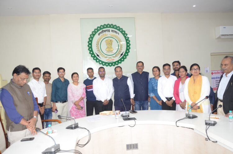 सीजीपीएससी चयनित अभ्यर्थियों को कलेक्टर ने दी शुभकामनाएं कहा &ndash; सारे युवा हमारे प्रदेश के गौरव