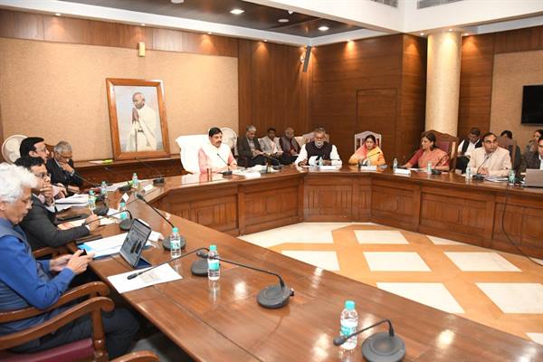 पंचायत एवं ग्रामीण विकास विभाग की गतिविधियां आम आदमी के जीवन स्तर में सुधार लाने में देती हैं योगदान : डॉ. यादव