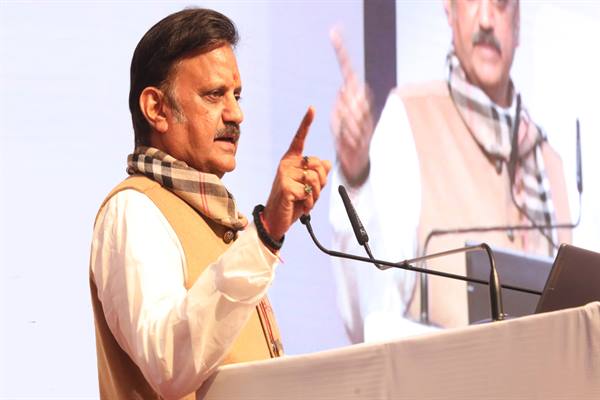 सतत एवं संवहनीय विकास के लिए ई-मोबिलिटी महत्वपूर्ण : उप मुख्यमंत्री  शुक्ल