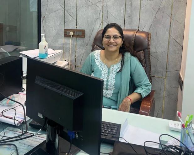 न्यूजीलैंड की नन्हीं मरीज को रायपुर में मिली नई मुस्कान, डॉ. स्तुति अग्रवाल ने संवारीं टेढ़े-मेढ़े दांतों की लकीरें