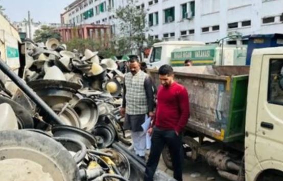 सफाई के नाम पर गंदगी का खेल, वाराणसी नगर निगम में कबाड़ घोटाले से हड़कंप  