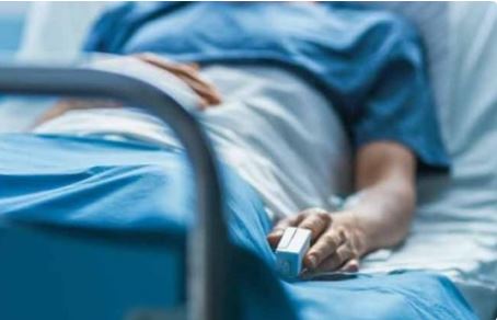 आदिवासी आश्रम स्कूल में फूड पॉइजनिंग से हड़कंप, भोजन के बाद 70 छात्र बीमार, कई की हालत गंभीर, ICU में भर्ती