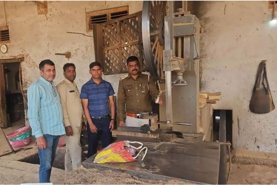 आरा मिल सील, वन विभाग की उड़नदस्ता ने की कार्रवाई