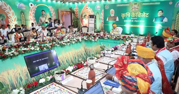 पहली कृषि कैबिनेट में कृषि विकास और सिंचाई योजनाओं के लिए 27 हजार 500 करोड़ रूपये की स्वीकृति