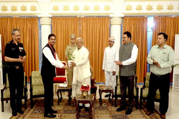 अध्ययन भ्रमण विभिन्न दृष्टिकोणों को समझने, सीखने का सुअवसर : राज्यपाल पटेल