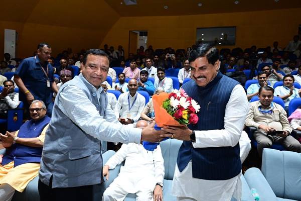 अंतरिक्ष उपलब्धियां और सफलताएँ देश की वैज्ञानिक क्षमता और आत्मनिर्भरता का प्रतीक : मुख्यमंत्री डॉ. यादव
