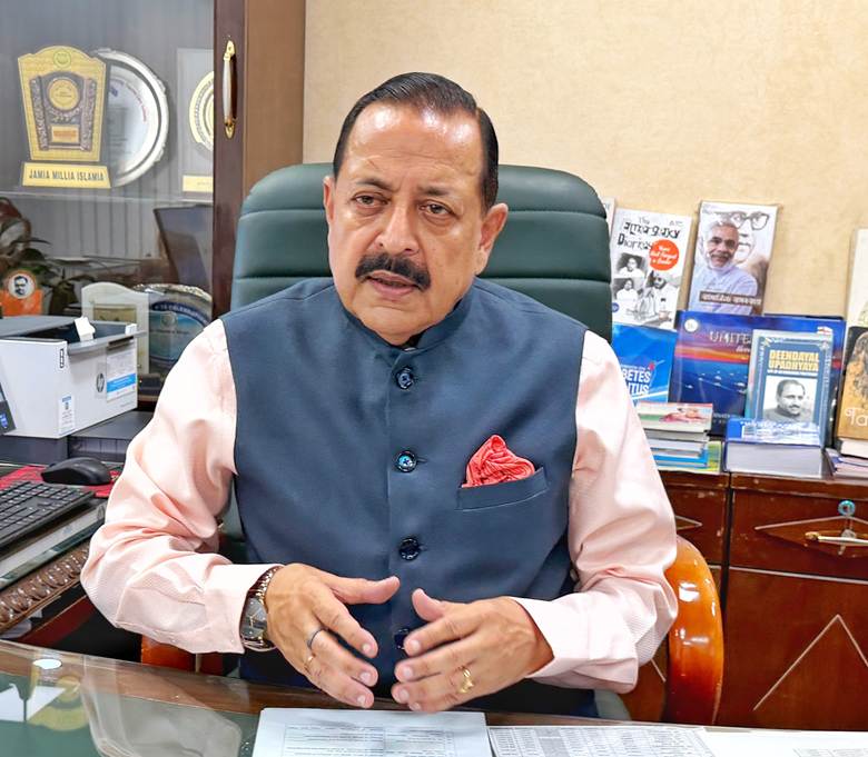 सरल सावधानियों से बचा जा सकता है भीषण गर्मी के प्रभाव सेः डॉ. जितेंद्र सिंह