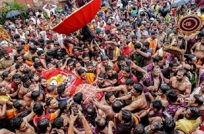 पुरी रथयात्रा में भारी भीड़ से बिगड़े हालात, दम घुटने से श्रद्धालु की मौत; 120 से अधिक अस्पताल में भर्ती