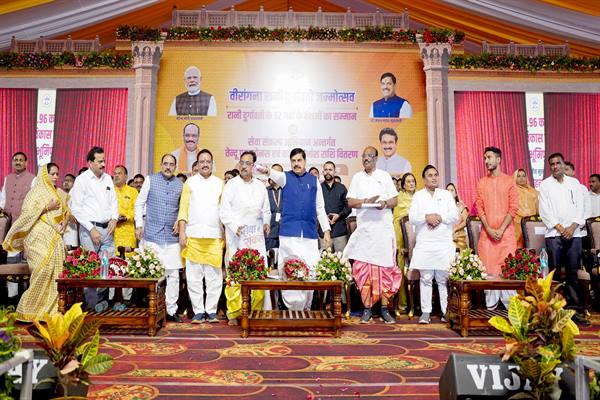 इतिहास में पहली बार गोंडवाना साम्राज्य के 52 गढ़ों के शासकों के वंशजों का सम्मान