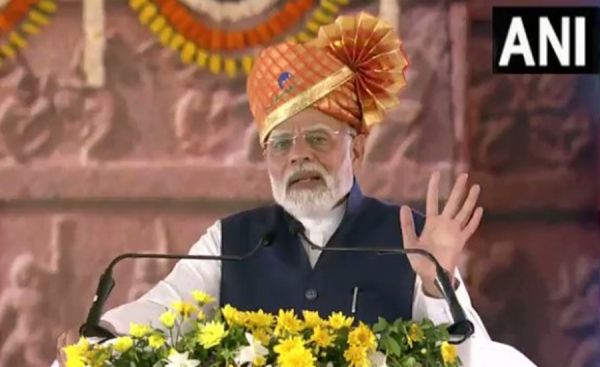 भरी सभा में पीएम मोदी ने कहा... विपक्ष कह रहा... 'मरजा मोदी, मरजा मोदी'... और देश कर रहा 'मोदी तेरा कमल खिलेगा'