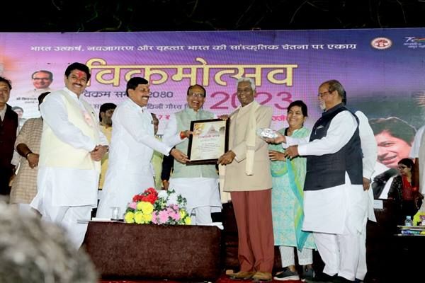  इस अदभुत नगरी में सब कुछ अलौकिक, तीन लोक से न्यारी और प्यारी, जानिए क्या बोल गए सीएम