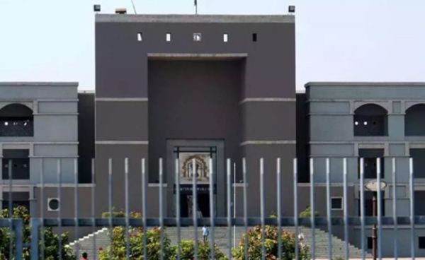 प्रधानमंत्री की डिग्री मांगने पर... हाईकोर्ट का सामने आया फैसला... मुख्यमंत्री पर ठोंका जुर्माना