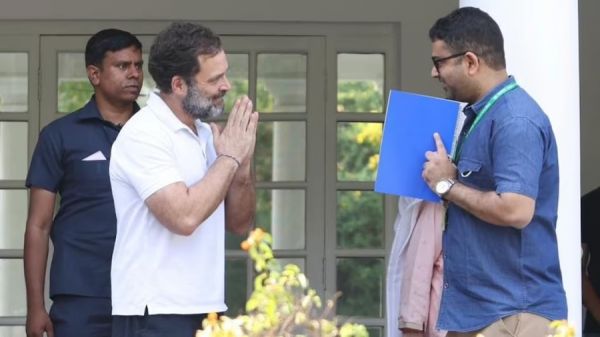 राहुल गांधी ने बंगला खाली कर... अपने हाथ से अधिकारी को सौंपी चाबी... 10 जनपथ होगा नया पता