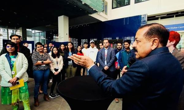 इंपीरियल कॉलेज लंदन ने वहां पढ़ने वाले भारतीय छात्रों के लिए चार लाख  ब्रिटिश पौंड की छात्रवृत्ति की घोषणा की