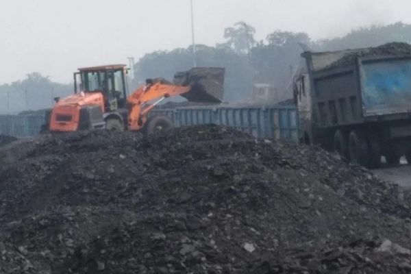 कोयला खदान में जोरदार धमाका... चपेट में आए 11 कर्मी... आधा दर्जन की हालत गंभीर