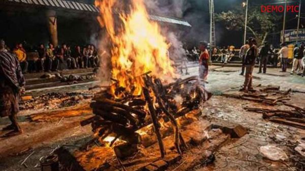 दोस्ती के लिए जीवन कर दी कुर्बान... जलती चिता में कूदकर दे दी अपनी भी जान... पढ़िए क्या है पूरा मामला