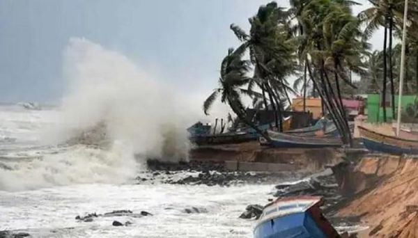 गजब की रफ्तार से बढ़ रहा 'बिपरजॉय'... देश में कहीं तेज बारिश... तो कहीं अचानक बढ़ेगी गर्मी