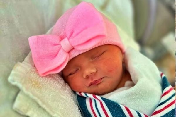 वाह क्या किस्मत पाई है... जन्म के 48 घंटे बाद ही... करोड़पति बन गई नन्हीं परी