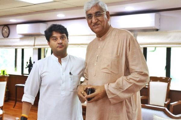 केंद्रीय मंत्री सिंधिया से डिप्&zwj;टी सीएम सिंहदेव ने की मुलाकात... इन मसलों पर हुई चर्चा... गर्माया अटकलों का बाजार