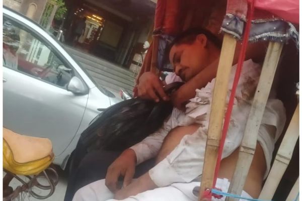 पुलिस की लाठी से भाजपा नेता की मौत... राज्य से लेकर केंद्र तक गरमाई राजनीति... राज्य सरकार के खिलाफ बड़ा प्रदर्शन