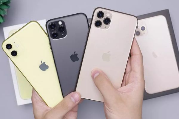 सरकार ने जारी किया चौंकाने वाला फरमान... सरकारी अफसर दफ्तर में नहीं कर पाएंगे अब... iPhone का इस्तेमाल