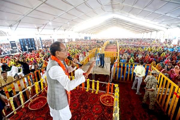 हर परिवार के एक व्यक्ति को रोजगार दिया जाएगा... अलीराजपुर में खुलेगा कृषि महाविद्यालय