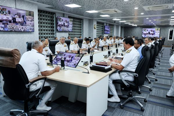 नौसेना कमांडरों का सम्मेलन 