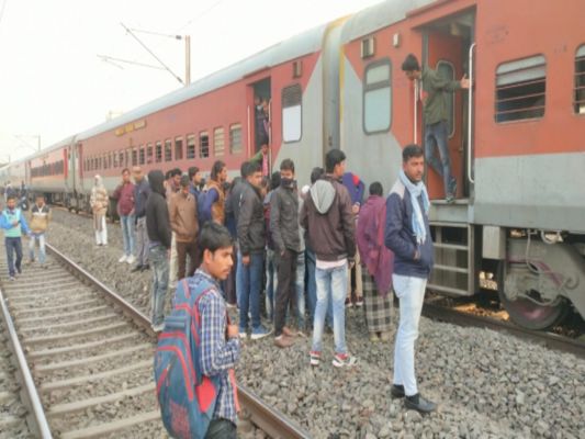 19 बोगियां छोड़कर आगे निकला इंजन : बिहार में टला बड़ा रेल हादसा