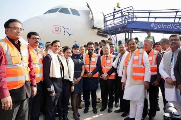 केंद्रीय उड्डयन मंत्री राम मोहन नायडू ने जेवर हवाई अड्डे पर : पहली वैलिडेशन फ्लाइट की लैंडिंग का निरीक्षण किया