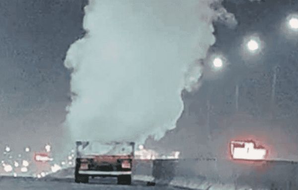 बक्सर NH-922 पर गैस टैंकर से रिसाव, टक्कर के बाद खाली कराया गया 1 KM का दायरा 