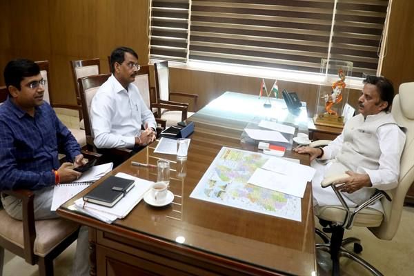 नर्सिंग संवर्ग के रिक्त पदों पर सीधी भर्ती के लिए आवश्यक प्रक्रिया शीघ्र करें पूर्ण: उप मुख्यमंत्री शुक्ल