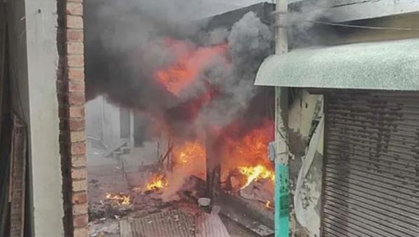 मंडी में भयानक आगजनी, कपड़े के गोदाम में लगी आग