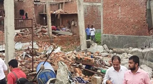 पटाखा फैक्ट्री में जोरदार धमाका, सात लोगों की मौत, पांच घायल