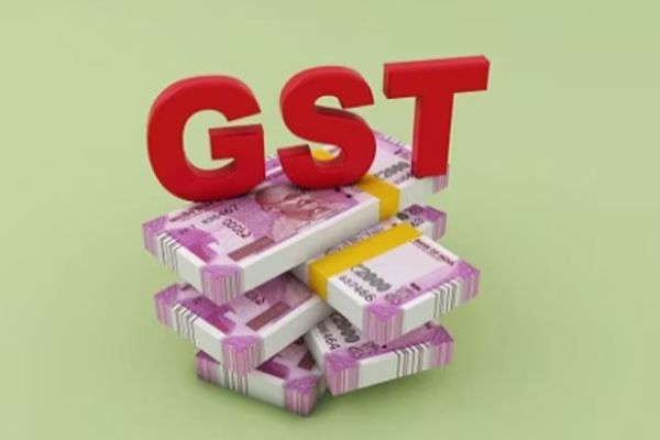 एल्यूमीनियम कंपनी पर जीएसटी टीम की छापेमारी, दस्तावेजों की जांच में जुटी पुलिस