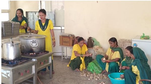 दिल्ली में 100 स्थानों पर जल्द शुरू होगी अटल कैंटीन, सिर्फ पांच रुपये में मिलेगा पौष्टिक भोजन