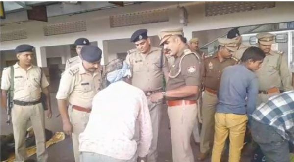 दिल्ली विस्फोट के बाद गोरखपुर रेलवे स्टेशन पर हाई अलर्ट, जीआरपी ने चलाया सघन चेकिंग अभियान