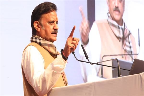 सतत एवं संवहनीय विकास के लिए ई-मोबिलिटी महत्वपूर्ण : उप मुख्यमंत्री  शुक्ल