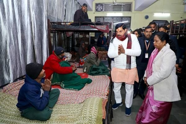 मुख्यमंत्री डॉ. यादव ने किया यादगार-ए-शाहजहांनी पार्क स्थित रैन बसेरे का निरीक्षण